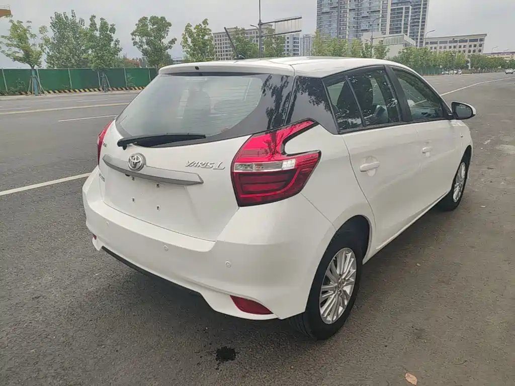 Toyota Yaris L — миниатюра 7