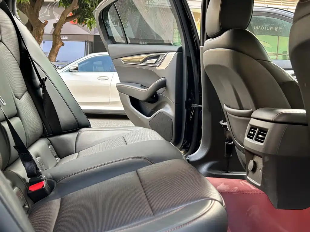 Cadillac CT5 — миниатюра 15