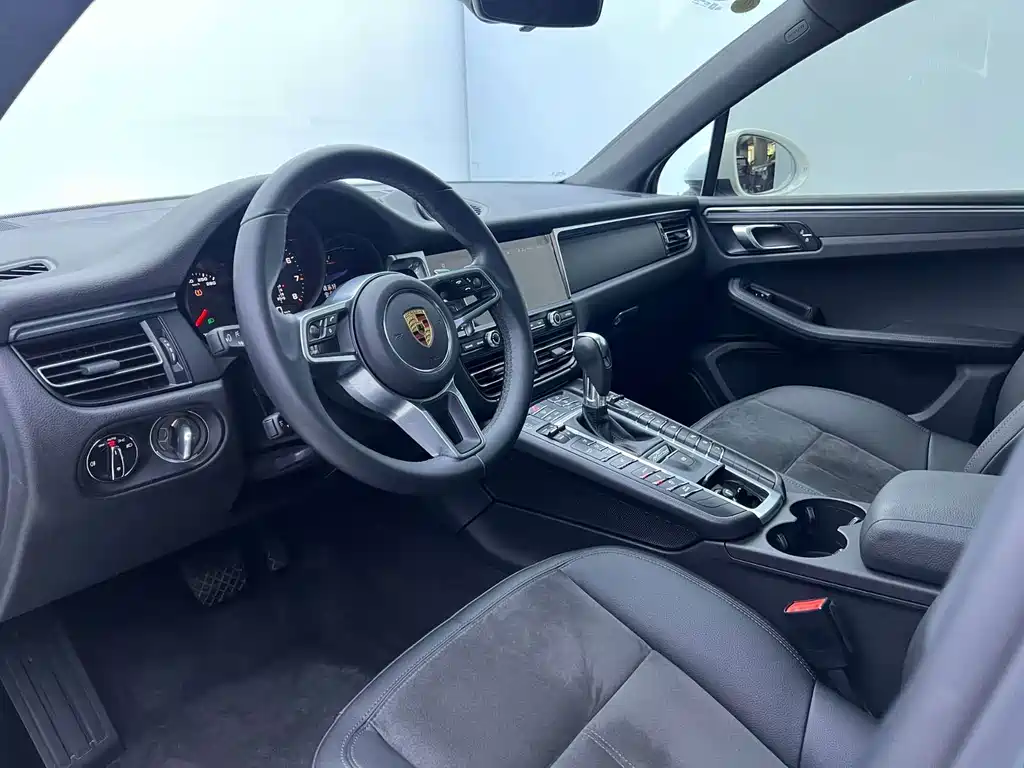 Porsche Macan — миниатюра 7
