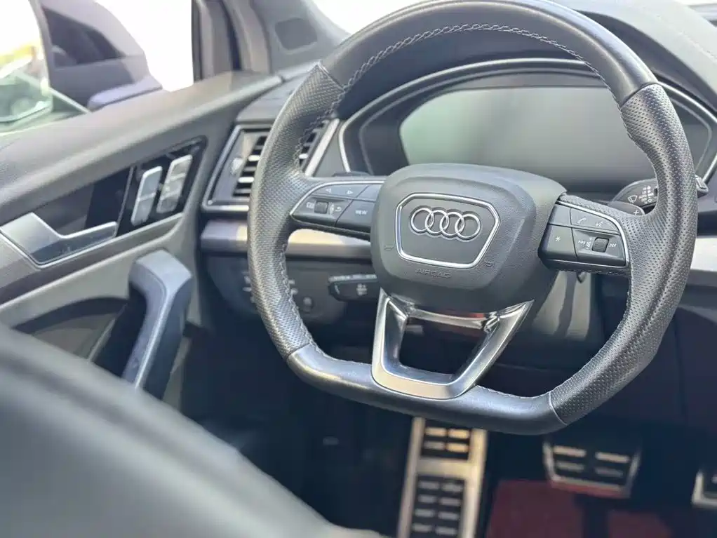 Audi Q5L 2024 — фото 11
