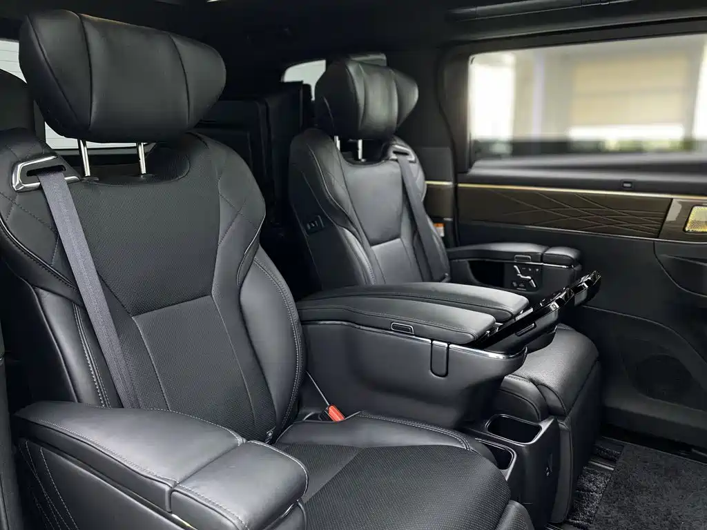 Toyota Vellfire — миниатюра 34