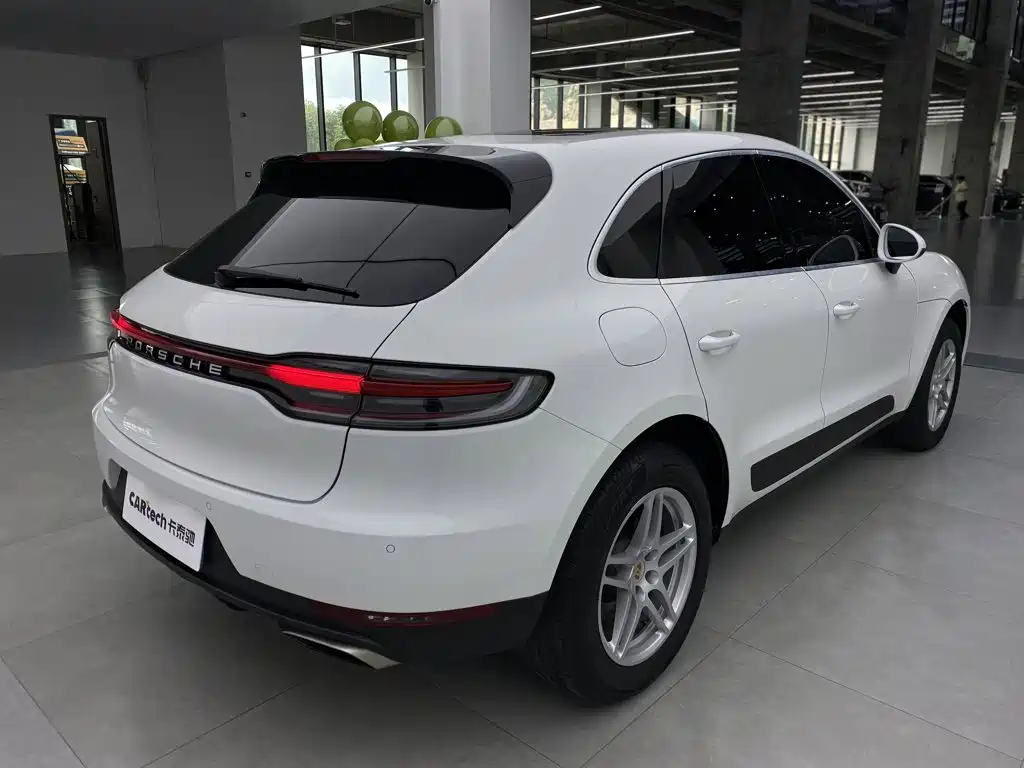 Porsche Macan — миниатюра 3