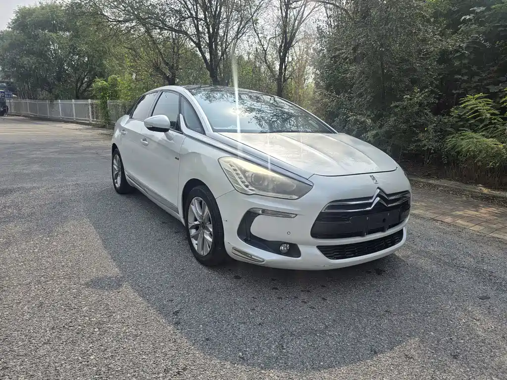 DS DS 5 — миниатюра 3