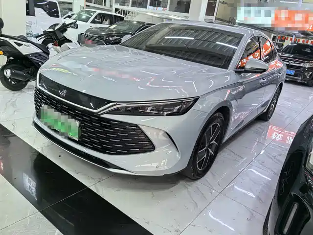 BYD 秦L