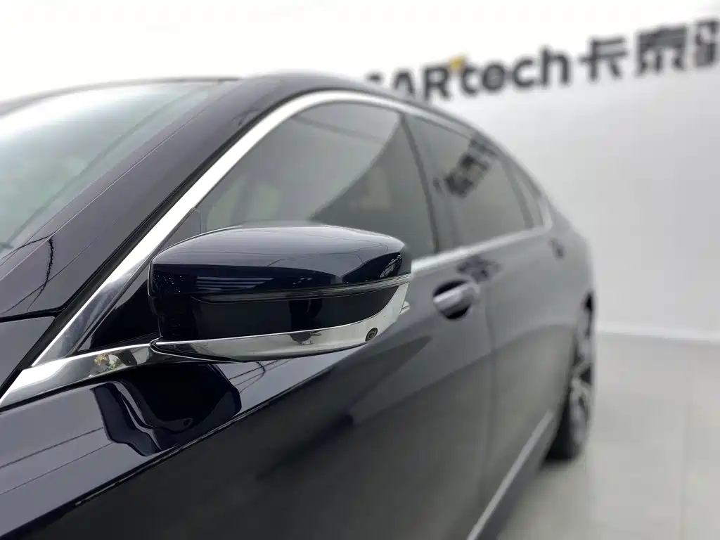 BMW 7 Series — миниатюра 12