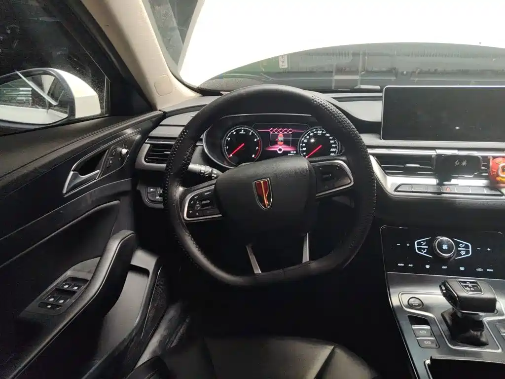 Hongqi Hongqi H5 — миниатюра 6
