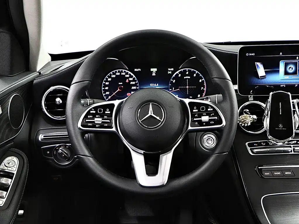 Mercedes-Benz C-Class — миниатюра 9