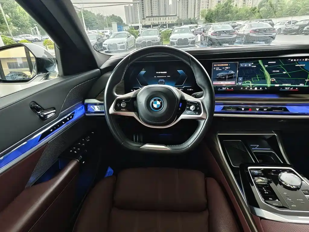 BMW i7 — миниатюра 15