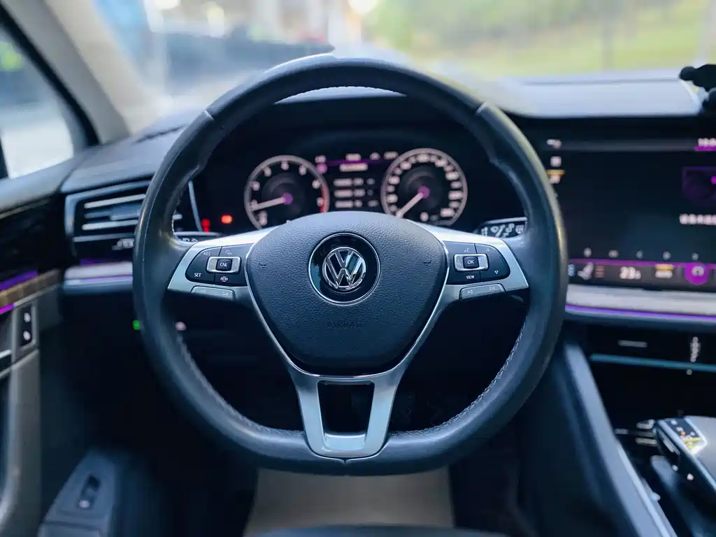 Volkswagen Touareg — миниатюра 6