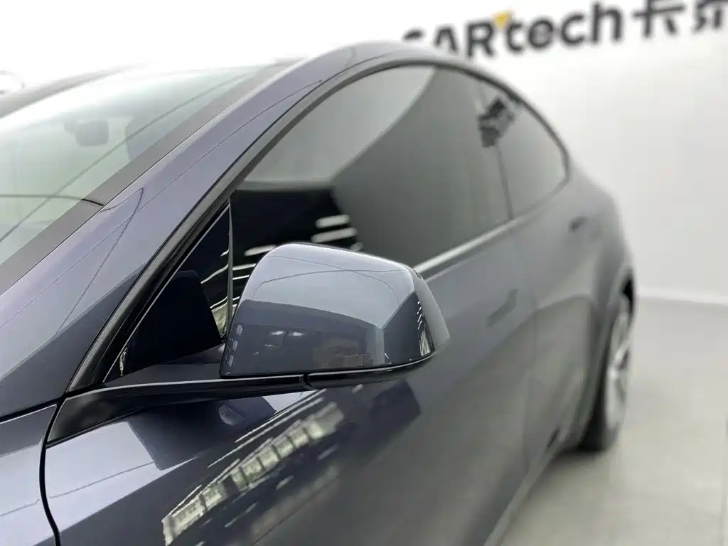 Tesla Model Y — миниатюра 11