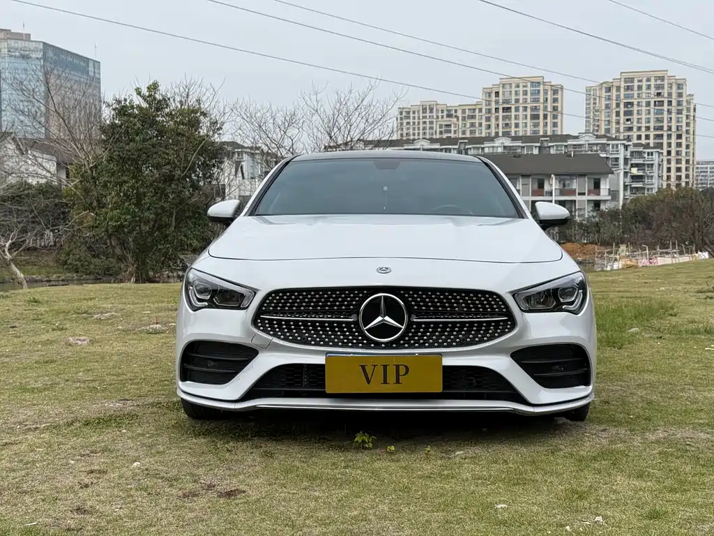 MERCEDES-BENZ CLA