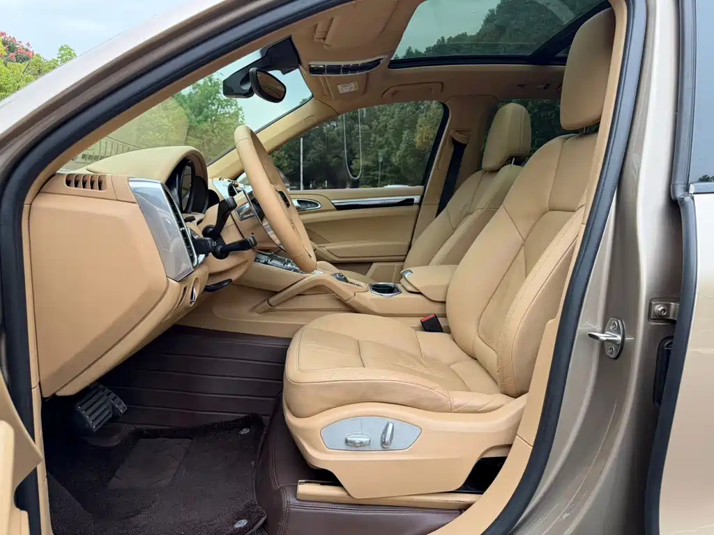 Porsche Cayenne — миниатюра 11