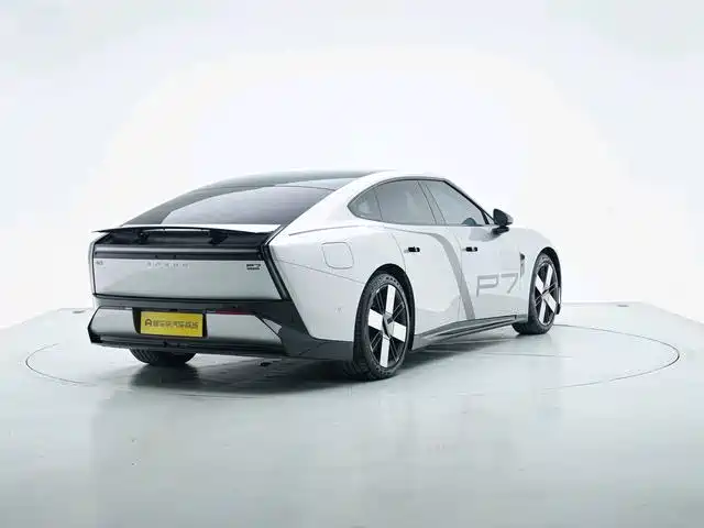 XPeng P7 — миниатюра 3