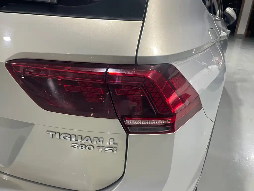 Volkswagen Tiguan L — миниатюра 20