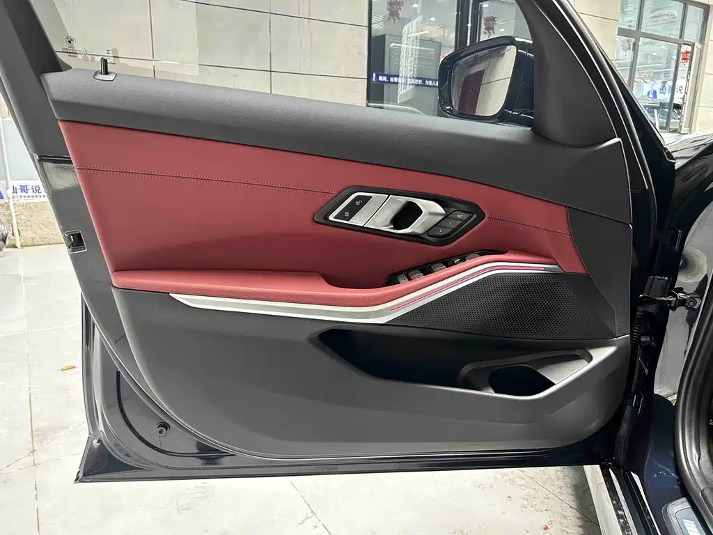 BMW 3 Series — миниатюра 10