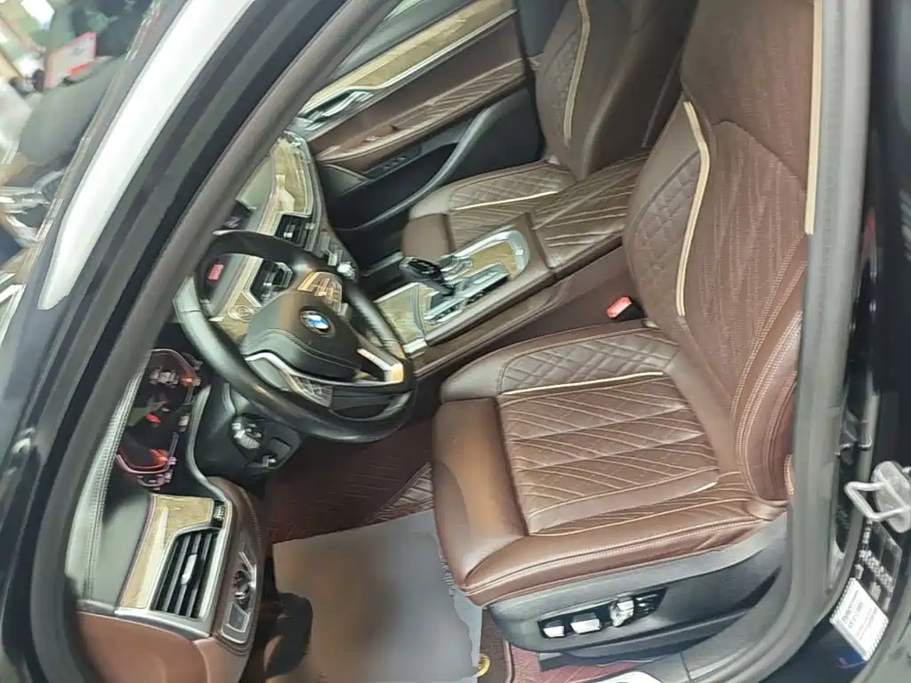 BMW 7 Series — миниатюра 15