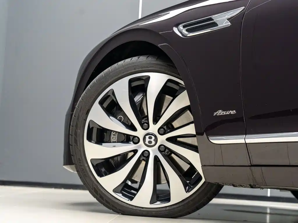 Bentley Flying Spur — миниатюра 6