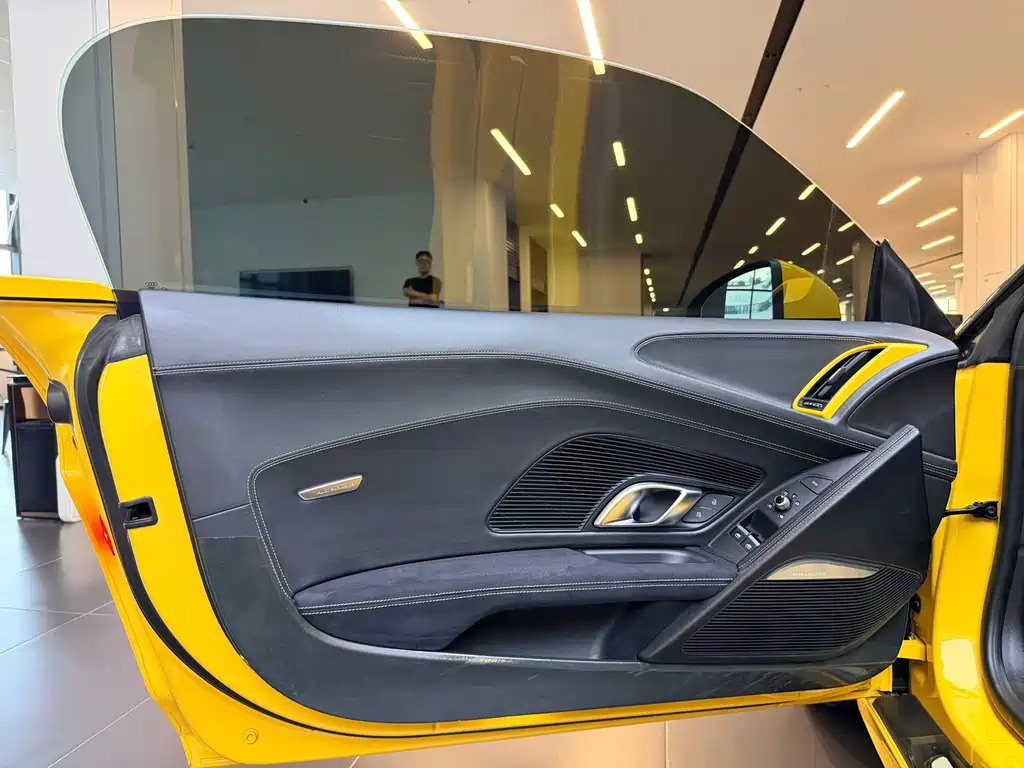 Audi R8 — миниатюра 10