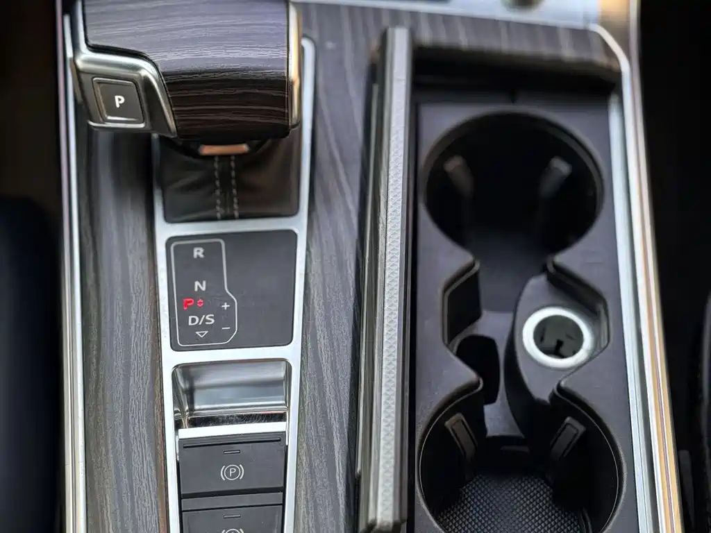 Audi A6L — миниатюра 4