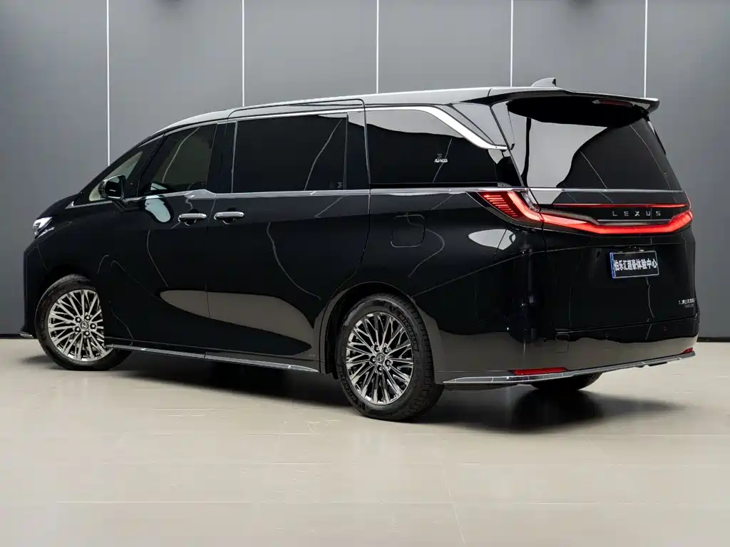 Lexus LM — миниатюра 5