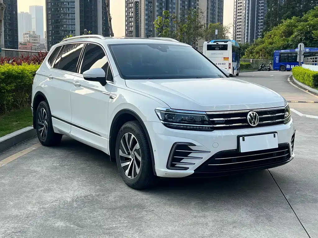 Volkswagen Tiguan L PHEV — миниатюра 3
