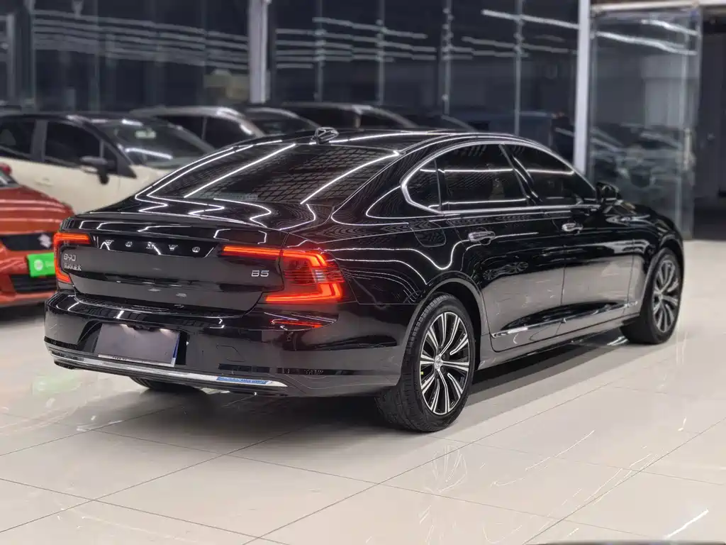 Volvo S90 — миниатюра 5