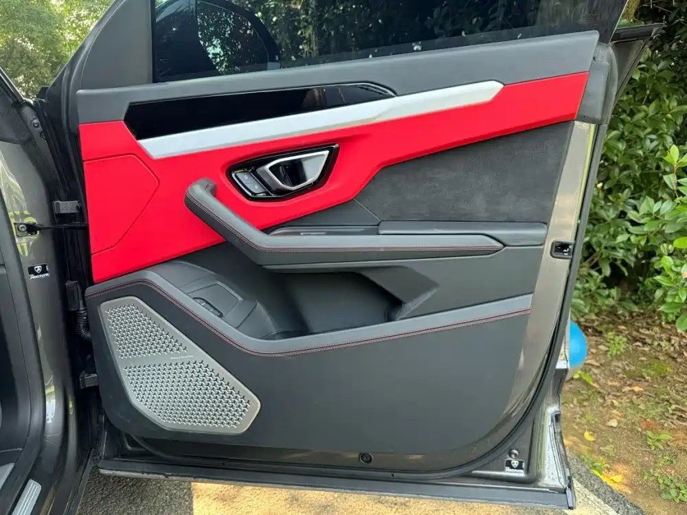 Lamborghini Urus — миниатюра 10