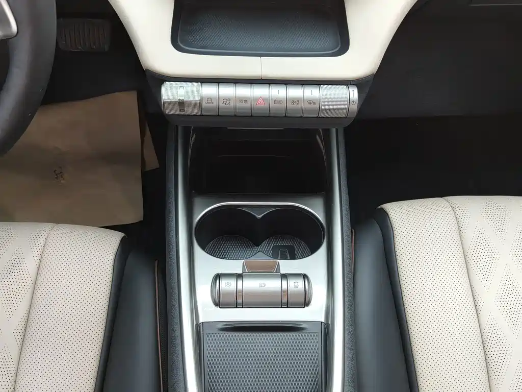 BYD Dolphin — миниатюра 10