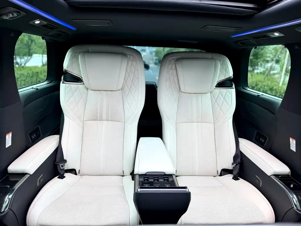 Lexus LM — миниатюра 18