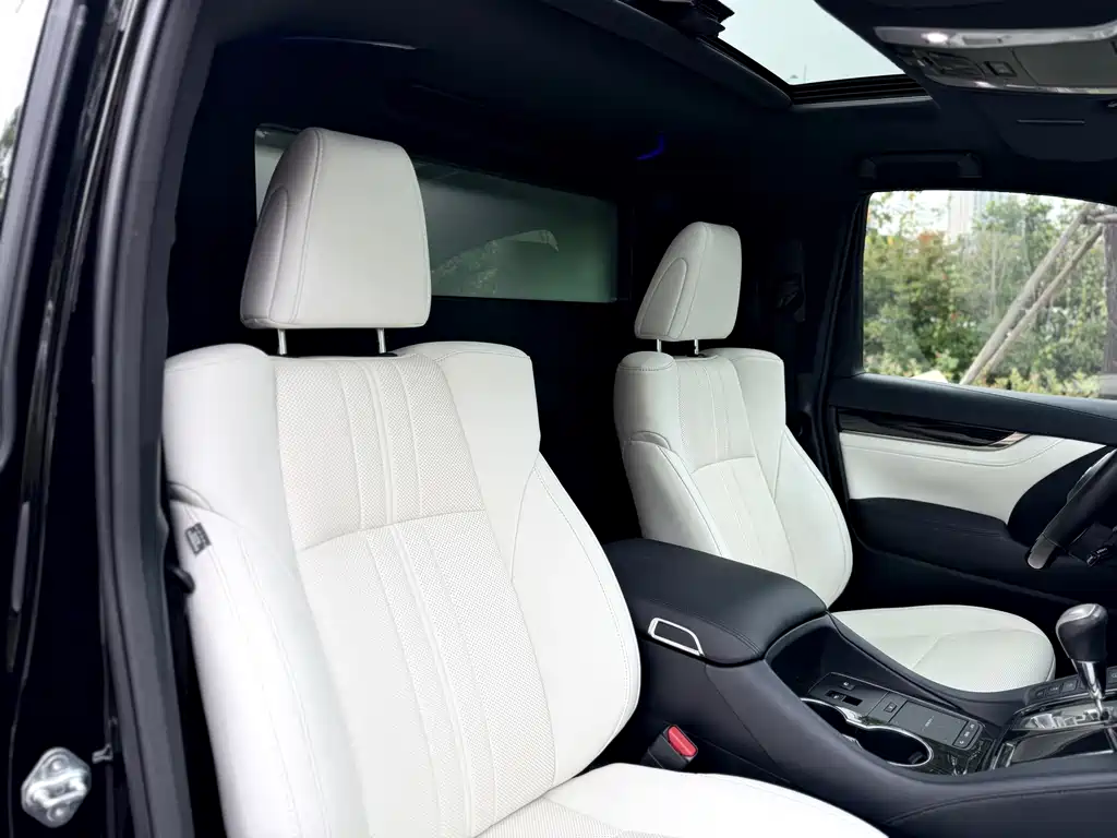 Lexus LM — миниатюра 17
