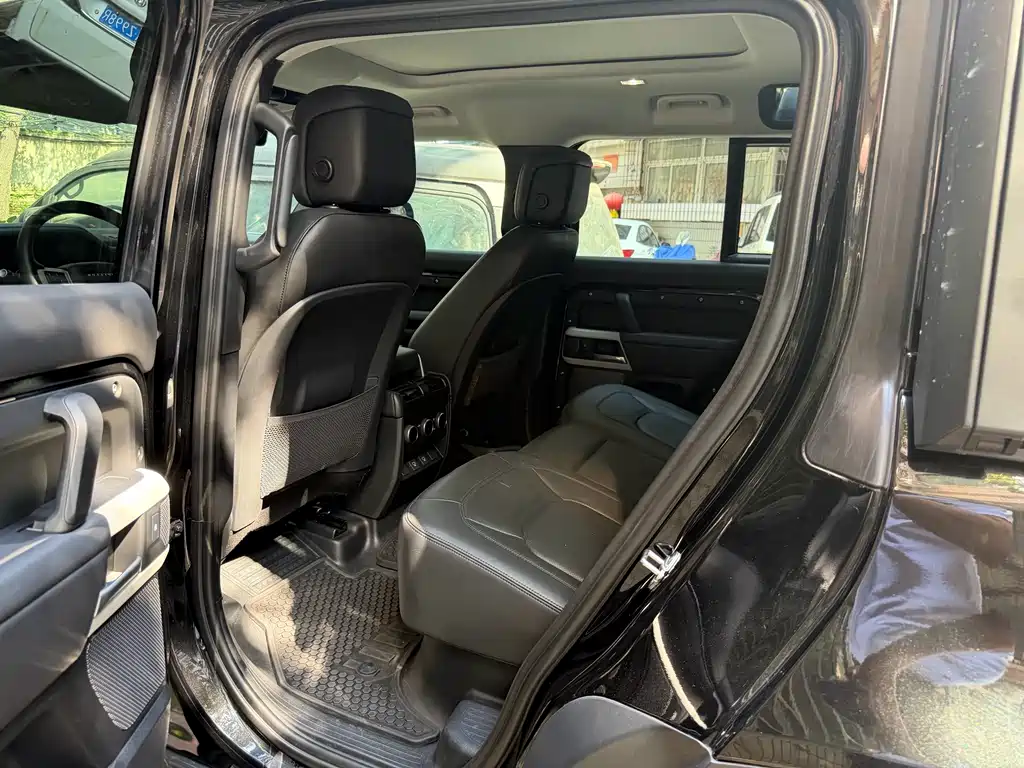 Land Rover Defender — миниатюра 5