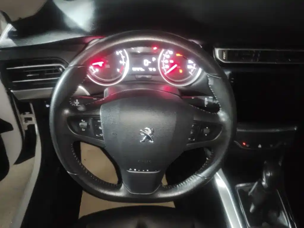 Peugeot 408 — миниатюра 11