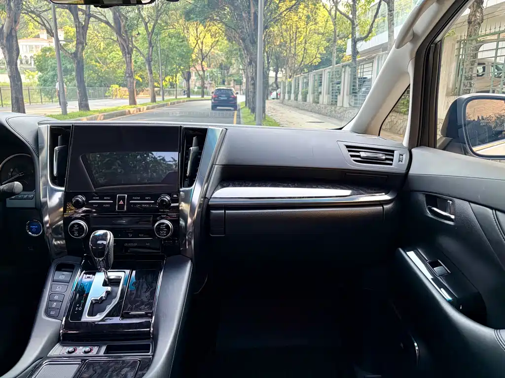 Toyota Vellfire 2021 2.5L HV Luxury