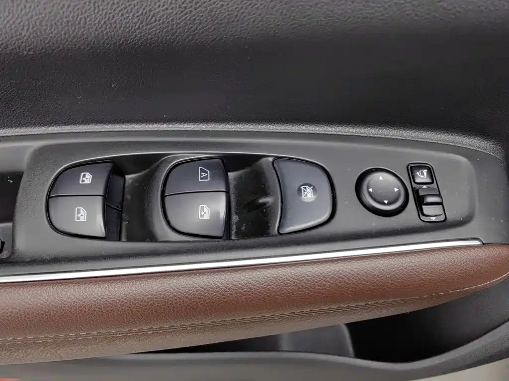 Renault Koleos — миниатюра 9