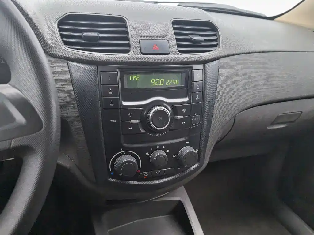 Wuling Hongguang — миниатюра 12