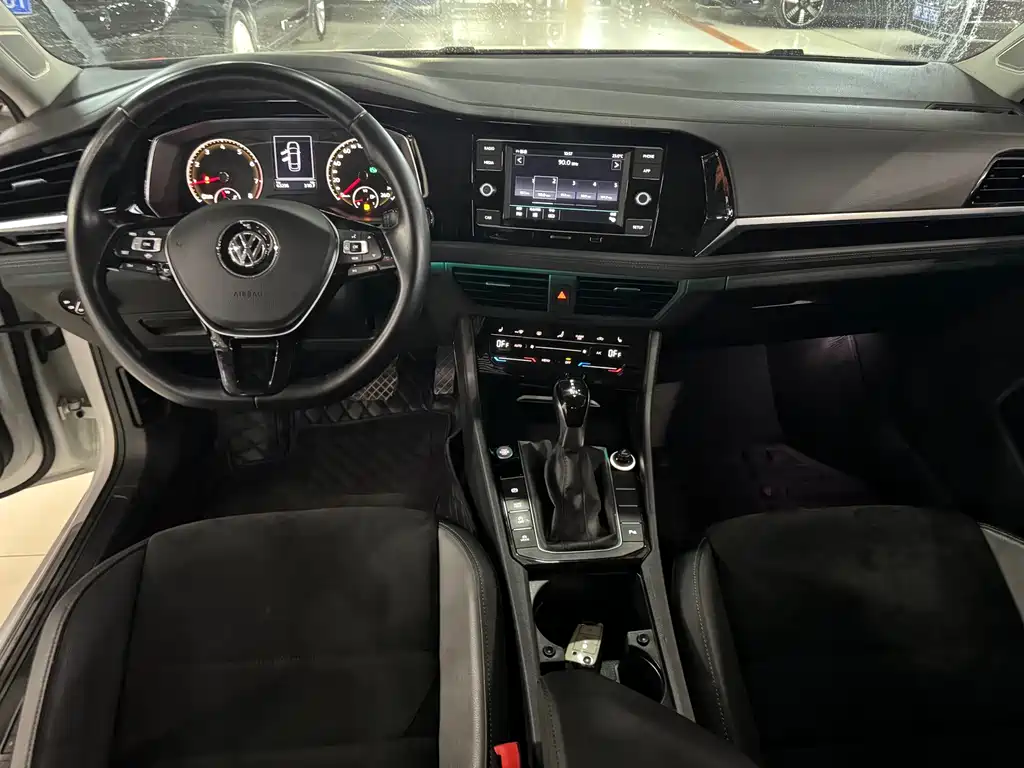 Volkswagen Sagitar 2019 280TSI DSG Luxury VI