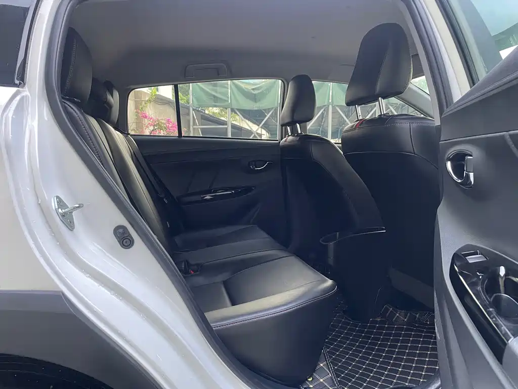 Toyota Yaris L — миниатюра 23