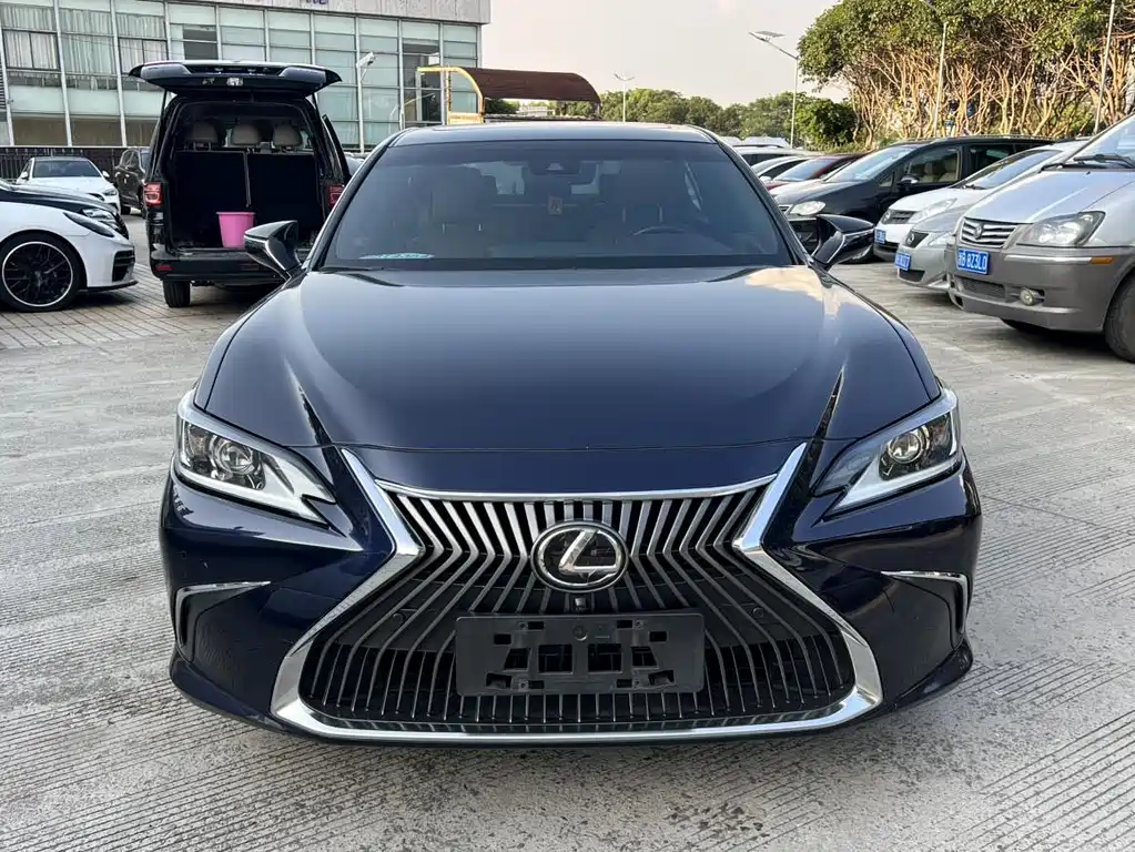 Lexus ES — миниатюра 2