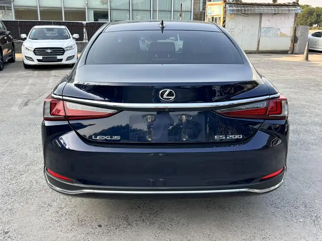 Lexus ES — миниатюра 16