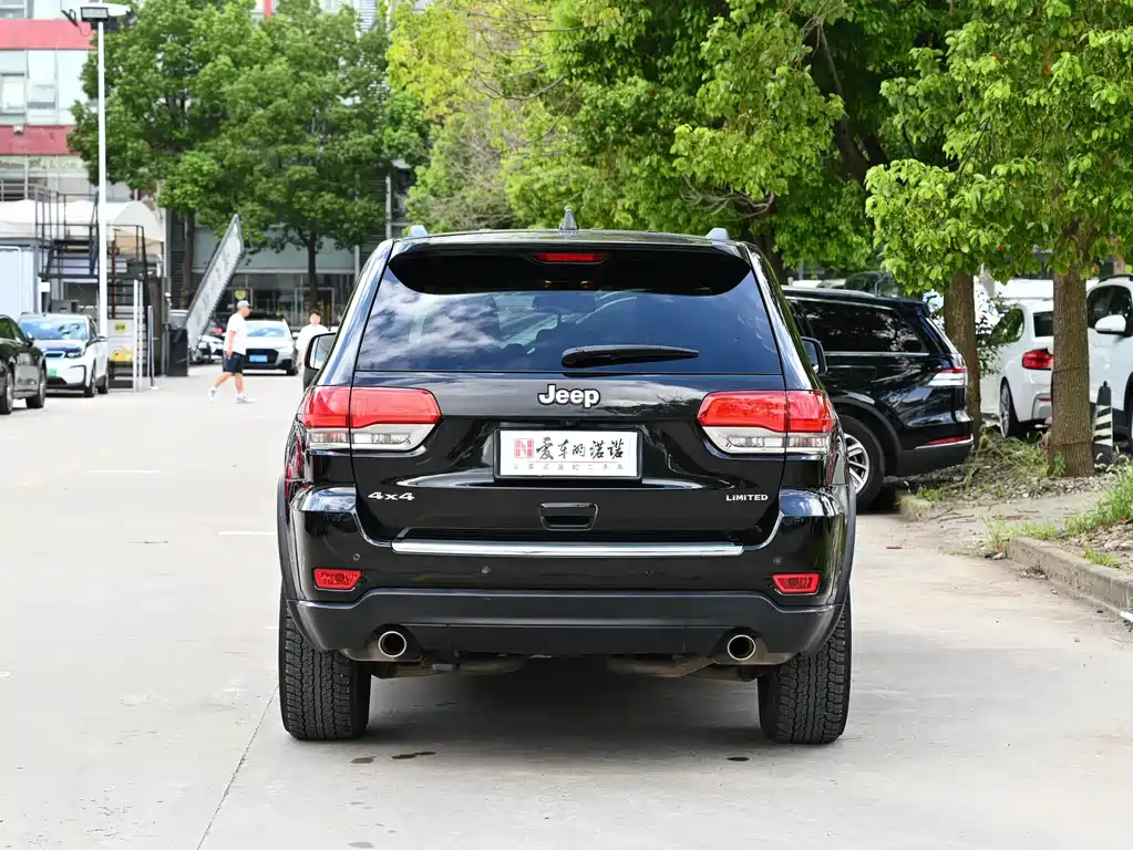 Jeep Grand Cherokee (Import) — миниатюра 4