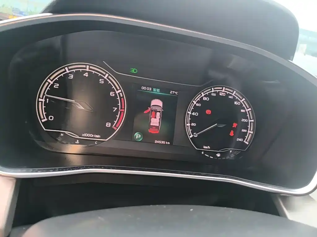 Geely Binyue — миниатюра 12