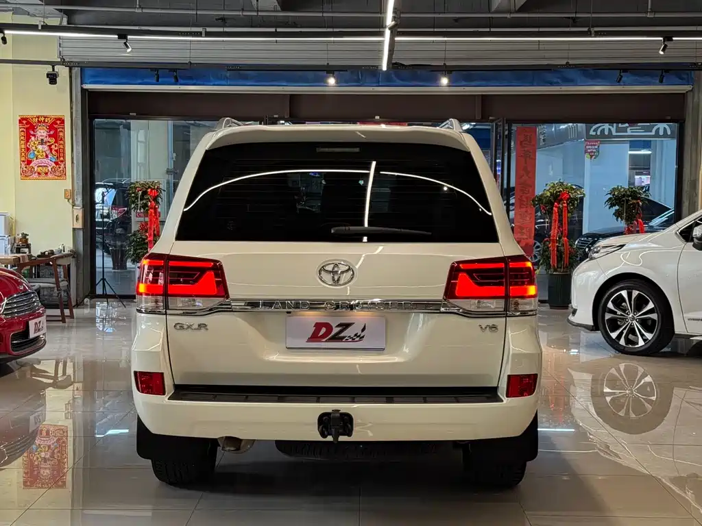 Toyota Land Cruiser 2018 4.0L AT