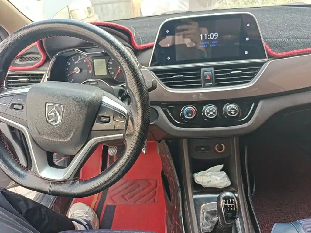 Baojun 310W — миниатюра 10