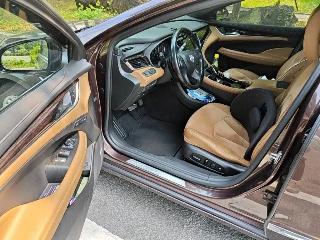 Buick LaCrosse — миниатюра 12