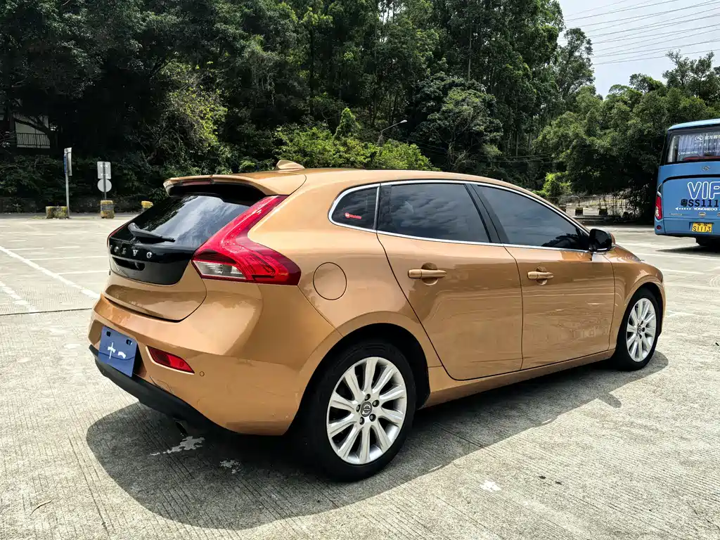 Volvo V40 2014 2.0T
