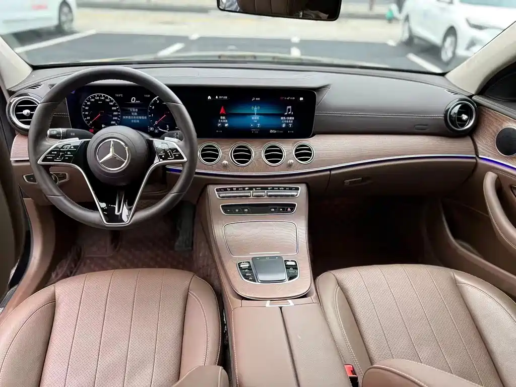 Mercedes-Benz E-Class — миниатюра 4