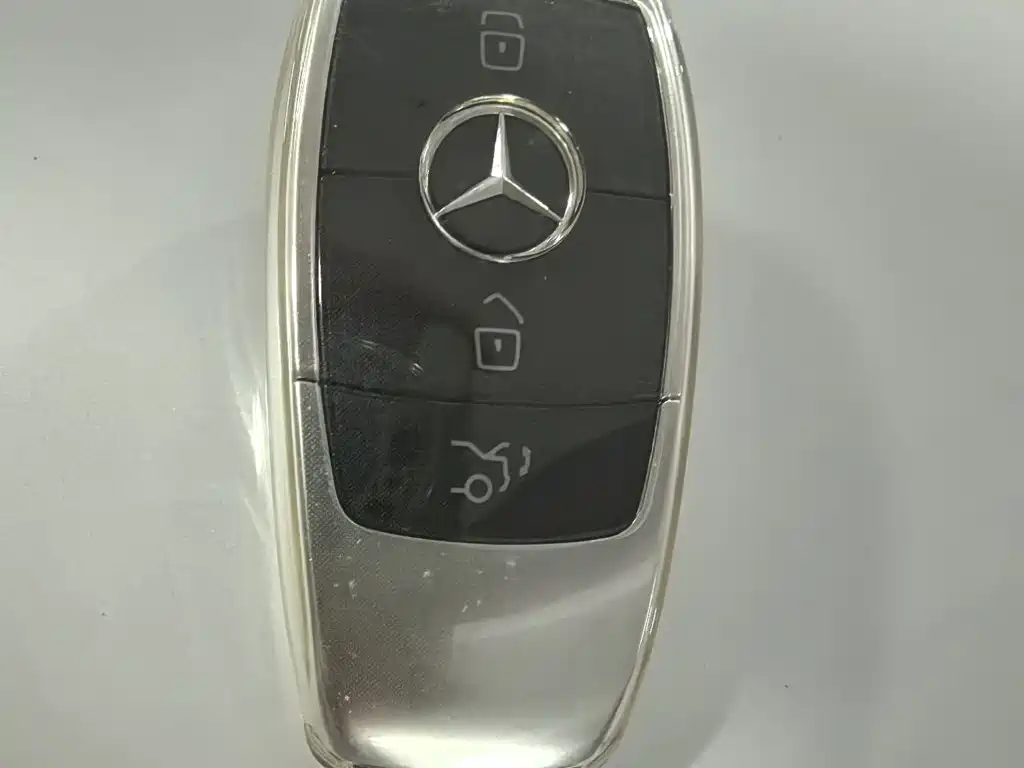 Mercedes-Benz C-Class — миниатюра 11