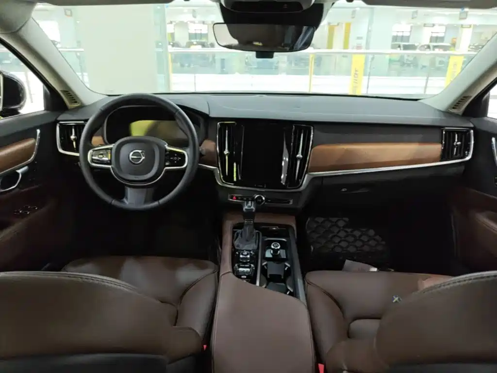 Volvo S90 — миниатюра 10