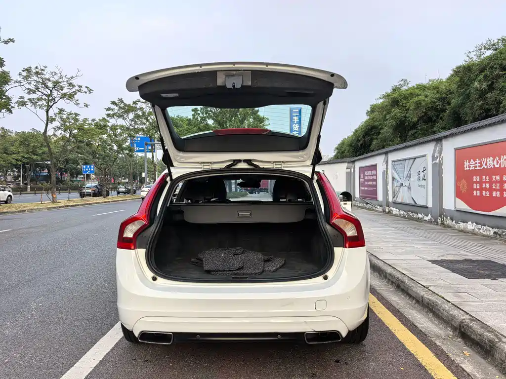 Volvo V60 — миниатюра 14