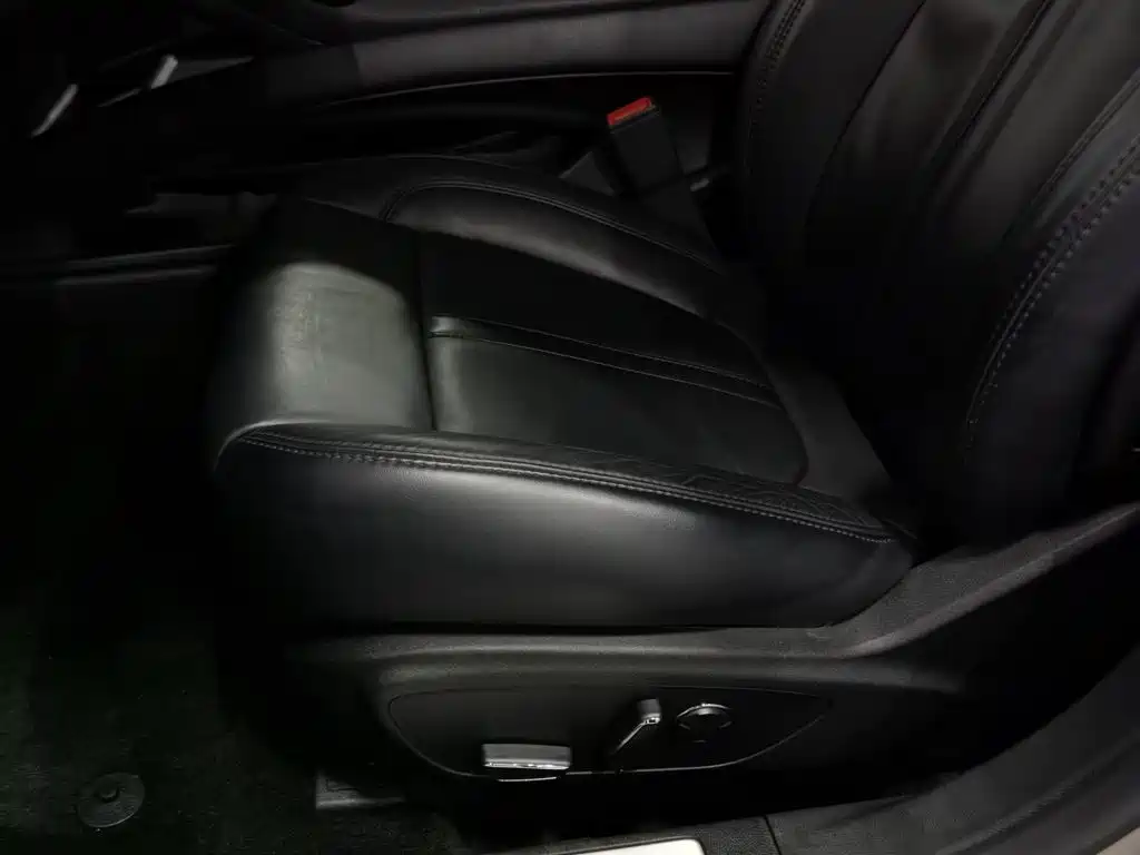 Lincoln MKZ — миниатюра 20